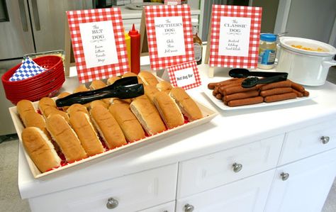 Hot Dog Station Birthday Parties, Hot Dog Buffet Ideas Food Bars, Hot Dog Bar Ideas Food Stations, Hot Dog Fundraiser, Summer Picnic Decorations, Hot Dog Station, Hot Dog Buffet, Hot Dog Bar Ideas, Babyque Shower