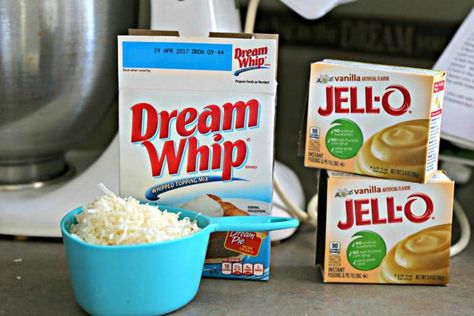 Dream Whip and Jell-O Dream Whip Cake Recipe, Dream Pie Recipe, Coconut Cream Dessert, Coconut Creme Pie, Coconut Pie Recipe, Just Pies, Coconut Cream Pie Recipes, Jello Dessert Recipes, Dream Whip