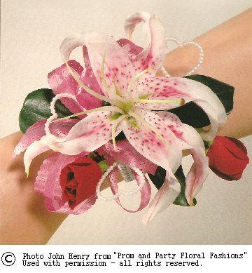 Grad Flowers, Lily Corsage, Stargazer Lilly, Pink Corsage, Prom Flowers Corsage, Senior Hoco, Star Themed Wedding, Hoco 2024, Prom Corsages