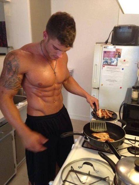 "@Grindr: Breakfast!!!! #grindrMorning "can he make me some breakfast Nick Bateman, Man Cooking, Best Gym, The Perfect Guy, White Boys, Muscle Men, Male Body, Male Beauty, A Kitchen