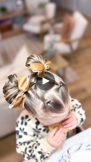 Toddler Christmas Hairstyles Girl Short Hair, Toddler Christmas Hairstyles Girl, Baby Hair Dos, Lauren Thompson, Christmas Toddler, Toddler Hairstyles, Bow Hairstyle, Christmas Hairstyles, Holiday Hairstyles