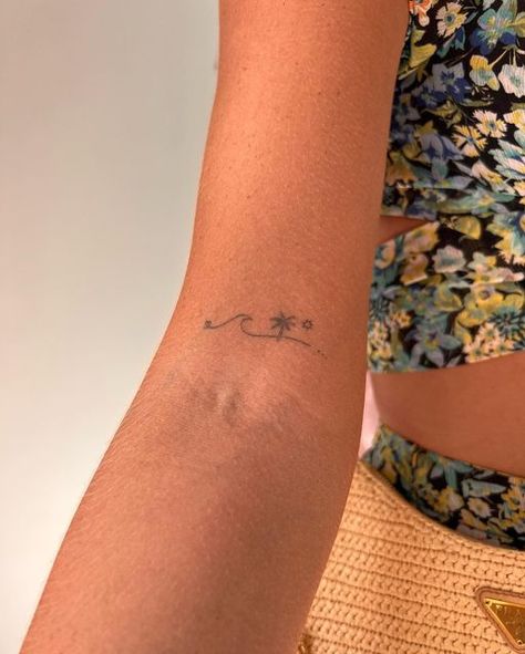 Ibiza Tiny Tattoo, Coastal Fine Line Tattoo, Mini Holiday Tattoos, Fine Line Tropical Tattoo, Surf Tattoos For Women, Belize Tattoo Ideas, Beach Back Tattoo, Beach Fine Line Tattoo, Small Minimalist Tattoos For Women