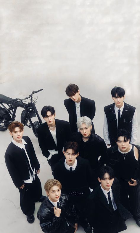 Kpop Photoshoot Male, Zerobaseone Wallpaper Ot9, Riize Boy Group, Zero Base One, Zb1 Members, Twitter Layouts, Boys Planet, Artist Album, Korean Star