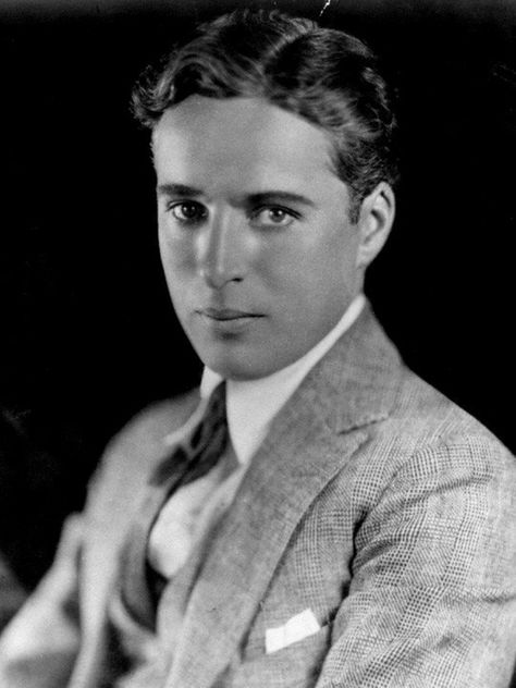 Charlie Chaplin 1920 Self Love Poems, Klasik Hollywood, Charles Spencer Chaplin, Paulette Goddard, Lillian Gish, Charles Spencer, Photo Star, Charles Chaplin, Kirk Douglas