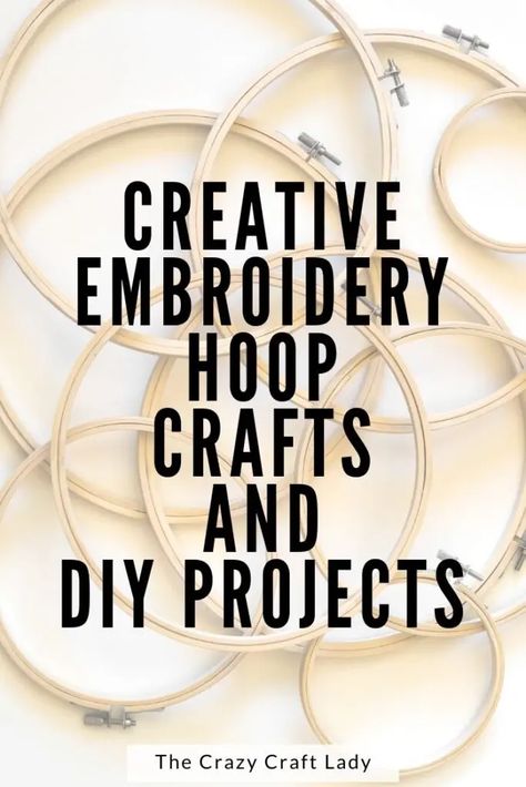 Uses For Embroidery Hoop, Wreaths Made With Embroidery Hoop, Crafts Using Embroidery Hoop, Wooden Embroidery Hoop Crafts, Wooden Hoop Crafts, Metal Hoop Crafts, Embroidery Hoop Christmas, Large Embroidery Hoop, Hoop Crafts