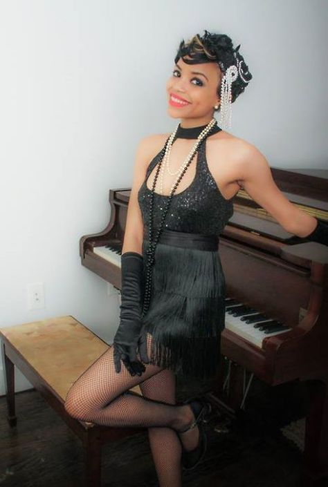 Postmodern Jukebox's Ashley Stroud. Unknown photographer. http://youtu.be/NzPGzGUNZbs Postmodern Jukebox Outfits, 1920's Flapper, Gentleman Jack, Fancy Dress Costume, 1920s Flapper Dress, 1920s Flapper, 1920s Fashion, Fancy Dress Costumes, Music Room