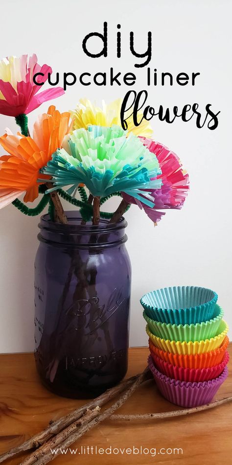 Cupcake Liner Crafts, Cupcake Liner Flowers, Flowers For Spring, Diy Cupcake, Coffee Filter Crafts, Coffee Filter Flowers, Fun Easter Crafts, Diy Cupcakes, Paper Wall Hanging