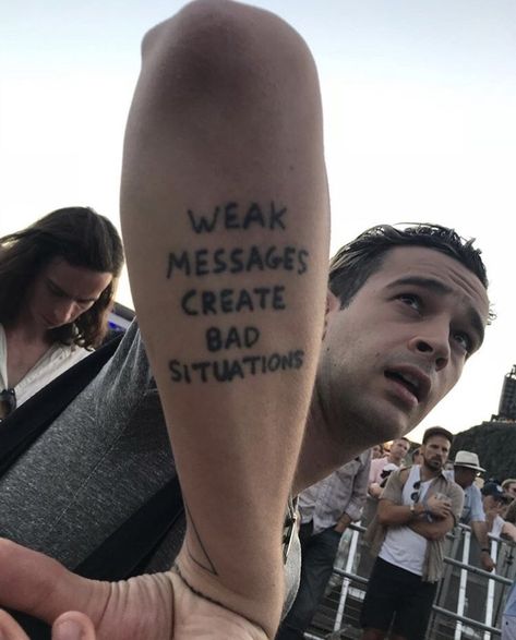 via thealexedelman The 1975 Tattoo, 1975 Tattoo, Herren Hand Tattoos, Guy Photo, Instagram Edit, Chica Cool, Matty Healy, The 1975, 영감을 주는 캐릭터