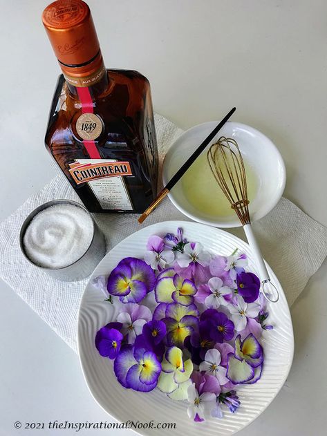 Cointreau, egg white, sugar, pansies, flowers, violas, how to make candied edible flowers Pansy Flower Recipes, Sugared Pansies, Cupcakes For Beginners, Sugared Flowers, How To Ice Cupcakes, Pretty Pink Cupcakes, Ice Cupcakes, Candied Flowers, How To Decorate Cupcakes