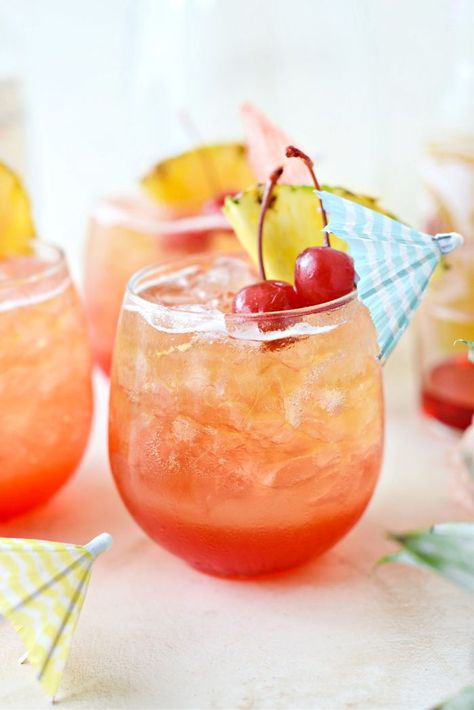 Pineapple Tequila Sunrise Shandy Cherry Limeade Recipe, Sonic Cherry Limeade, Limeade Drinks, Limeade Recipe, Frozen Limeade, Float Recipes, Cherry Syrup, Recipes Oven, Ice Cream Floats