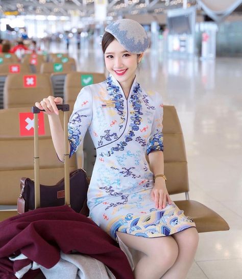 Air Hostess Uniform, Airline Attendant, Hainan Airlines, Stewardess Uniform, Airline Cabin Crew, Sensible Shoes, Flight Attendant Fashion, Flight Attendant Uniform, Chinese Style Dress