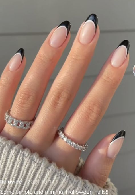 French Manicure With Black Line, White Nail Black Tip, Short Small Nails Ideas Almond, White With Black French Tip Nails, White And Black Wedding Nails, White French Tip Diamond Nails, Navy French Manicure, Black French Tip With White Line, Almond Shape Birthday Nails