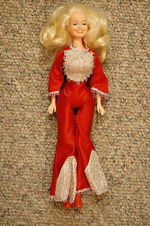 Dolly Parton barbie doll.my favorite barbie.i wonder whatever happened to her:(I HAVE HER OMG! annie Collector Barbie, 80s Memories, Barbie Paper Dolls, Celebrity Singers, Beautiful Blue Eyes, Beautiful Barbie Dolls, Barbie I, Cabbage Patch Kids, Barbie Collector