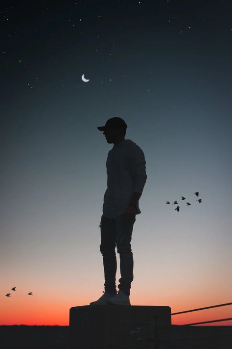 Dusk Sky, Silhouette Photography, Shadow Photography, Silhouette Photos, Boys Wallpaper, Man Standing, Boy Photography, Photography Poses For Men, Dark Photography