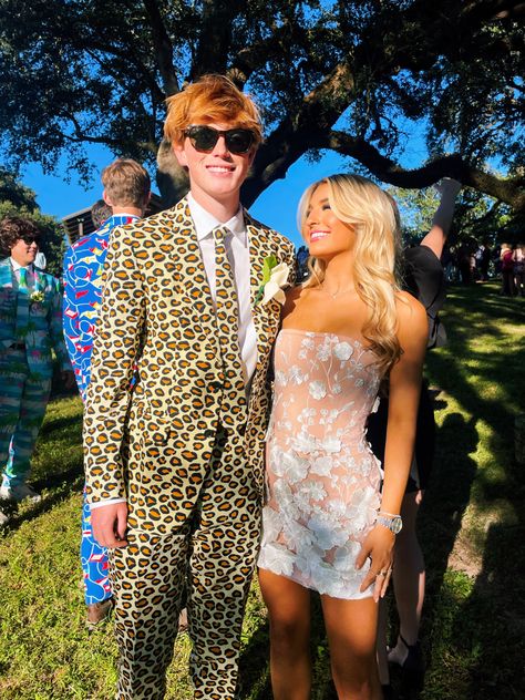 Homecoming Inspo 2023, Hoco Dress With Sleeves, Vsco Homecoming, Preppy Homecoming, Dress Short Prom, Hoco Inspo, Hoco Pics, Hoco Ideas, Prom Picture