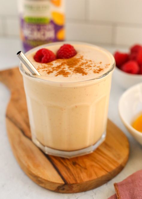 High Protein Peaches and Cream Smoothie Peaches And Cream Smoothie, Vanilla Protein Smoothie, Healthy Protein Smoothies, High Protein Smoothie Recipes, Peach Smoothie Recipes, Protein Ideas, Clean Simple Eats, Frozen Peaches, Recipes Smoothies