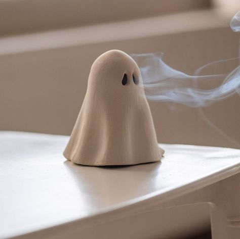 Ghost Incense Holder, Halloween Ghost Decor Idea, Halloween Candle Holder, Ghost Incense Burner - Etsy Halloween Ghost Decor, Halloween Candle Holder, Ghost Decor, Halloween Clay, Halloween Candle, Stencils Printables, Ghost Decoration, Cute Clay, Fall Halloween Decor