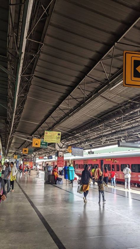 Indian Train Photography, Railway Station Snap, Station Snap, Journey Aesthetic, Photoshop Presets Free, Murugan Wallpapers, Glitter Phone Wallpaper, Wings Wallpaper, Travel Picture Ideas