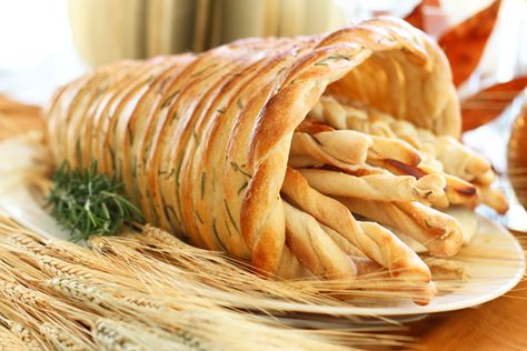 How to make a Homemade Cornucopia Homemade Cornucopia, Make A Cornucopia, Bread Cornucopia, Thanksgiving Party Food, Thanksgiving Cornucopia, Bread Sticks, Thanksgiving Treats, Thanksgiving Party, Gobble Gobble