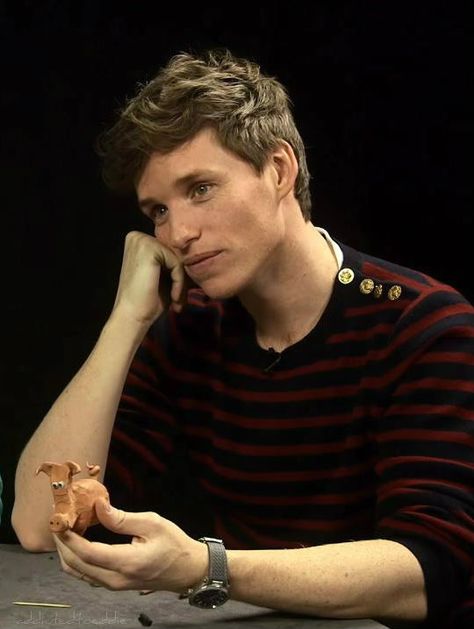 Eddie Redmayne Wallpaper, Eddie Redmayne Photoshoot, Eddie Redmayne Long Hair, Eddie Redmayne Oscar, Eddie Redmayne Fantastic Beasts, Eddie Red, Fantasic Beasts, Eddie Redmayne, The Boy Is Mine