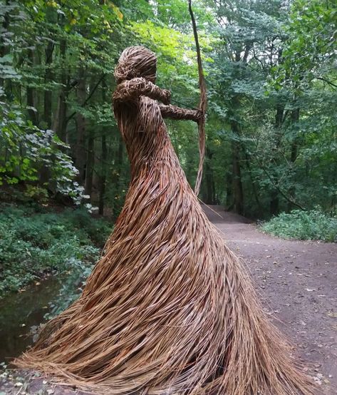 org Skipton Castle, Boom Kunst, Willow Garden, Garden Art Sculptures Diy, Have Inspiration, Garden Art Sculptures, Outdoor Sculpture, Art Sculptures, Outdoor Art