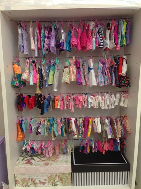 Organized Nursery, Doll Clothes Storage Ideas, Kids Shoe Organization, Barbie Storage, Barbie Organization, Shoes Organization, Toddler Closet, Shoes Organizer, Closet Clothes Storage