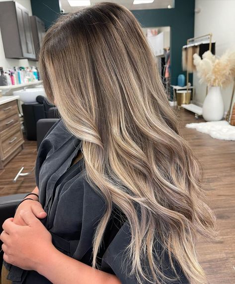 Full Balayage On Brown Hair, Highlights With A Shadow Root, Dye Hair Blonde From Brown, Bronde Balayage Brunettes Straight, Stretched Root Balayage, Brown Lowlights Blonde Highlights, Blonde And Brown Hair Color Highlights Caramel, Highlights With Shadow Root Brunette, Dimensional Balayage Bronde