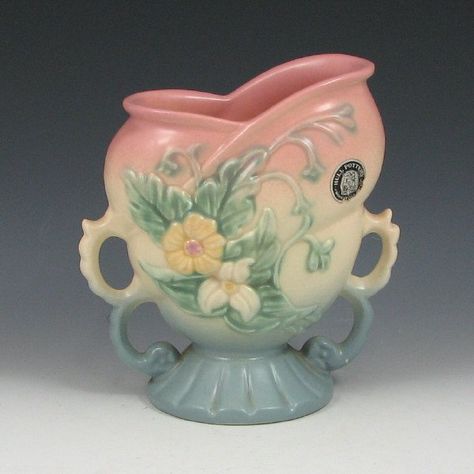 Hull Vase with original Label. Wildflower in pink and blue. Marked Hull USA W-5-6 1/2". Hull Pottery, Roseville Pottery, Antiques And Collectibles, Early American, Antique Collection, American Art, Glass Collection, Auction, Arts And Crafts