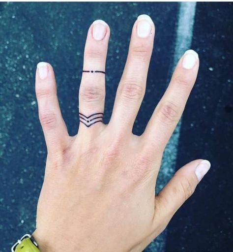 Woman Ring Finger Tattoo, Letter Ring Tattoo Initials, Finger Tattoos With Rings, Tattoo Rings Women, Minimalist Ring Tattoo, Henna Ring Tattoo, Simple Ring Finger Tattoo, Simple Ring Tattoos For Women, Small Ring Tattoos