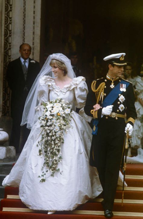 Princess Diana Wedding Dress, Charles And Diana Wedding, Diana Wedding Dress, Princess Diana Wedding, Prins William, Diana Wedding, Princess Diana Fashion, Prins Harry, Princess Diana Pictures