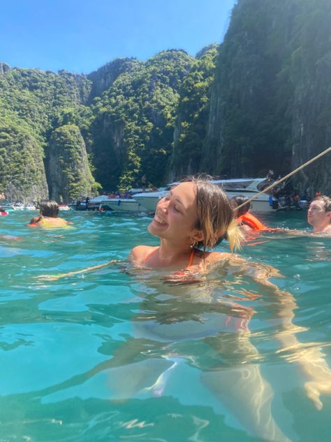 Thailand Holiday Aesthetic, Asian Travel Aesthetic, Summer In Thailand, Thailand Girls Trip, Travel South East Asia, South East Asia Travel Aesthetic, Backpacking Aesthetic Asia, South East Asia Aesthetic, Southeast Asia Aesthetic