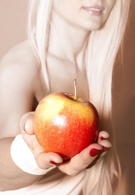 Apple Stock, Apple Photo, Business Photoshoot, Sitting Poses, Apple Model, Conceptual Photography, Nature Girl, Photo Magazine, Pose Reference