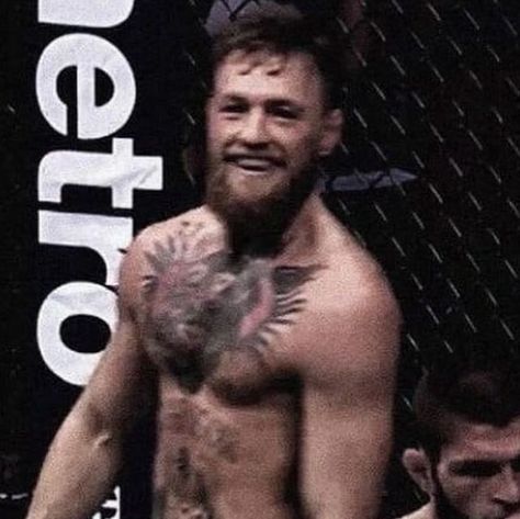 The Maclife on Instagram: "Conor McGregor vs Khabib Nurmagomedov(2018)📸  @thenotoriousmma" Conor Mcgregor Pfp, Connor Mcgregor Aesthetic, Conor Mcgregor Young, Conor Mcgregor Aesthetic, Corner Mcgregor, Khabib Conor, Ufc Aesthetic, Conor Macgregor, Conner Mcgregor