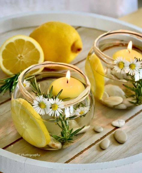 Italian Lemon Decor, Decoration Ideas Party, Summer Table Decorations, Deco Champetre, Tafel Decor, Home Decor Ideas Living Room, Flower Arrangements Simple, Lemon Decor, Home Decoration Ideas