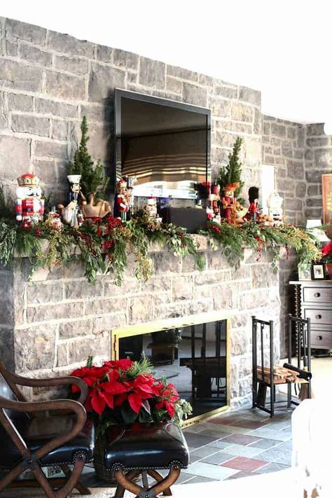 These ways to decorate a Christmas mantel with a TV above it are awesome! The fireplace mantel decorating ideas are so pretty, you don't even notice the TV! Christmas Mantels With Tv, Christmas Fireplace Mantels, Fireplace Mantel Decor, Christmas Mantle Decor, Christmas Fireplace Decor, Christmas Decorations For Kids, Christmas Mantel, Christmas Mantel Decorations, Christmas Mantle