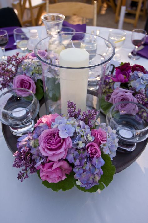 1000+ images about Plum, Pink, Lilac, Burgundy Flower Ideas on ... Roses Centerpieces, Purple Centerpieces, Flowers And Candles, Purple Hydrangea, Hydrangea Garden, Wedding Table Flowers, Flower Studio, Trendy Flowers, Lavender Wedding