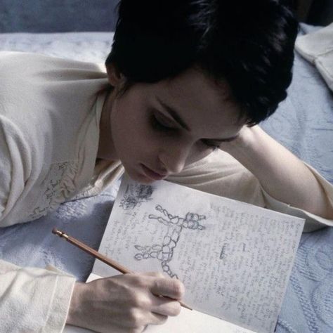 Uk Icon, Girl Interrupted, I Love Cinema, Girl Movies, Movies And Series, Winona Ryder, Blogger Girl, Film Stills, Film Aesthetic