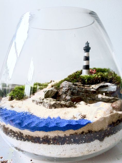 Ocean Theme Terrarium, Beach Theme Terrarium, Beach Terrarium, Terrarium Scene, Terrarium Workshop, Diy Succulent Terrarium, Teacup Gardens, Beautiful Terrariums, Mini Bonsai