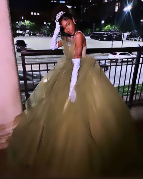 Sweet 16 Long Dresses, Big Birthday Dress, Green Prom Dress Poofy, Sweet 16 Green Dress, Big Puffy Dresses Ball Gowns, Puffy Prom Dresses Ball Gowns, Prom Dresses Big Poofy, Sweet 16 Black Girls Dresses, Sweet 16 Dresses Green