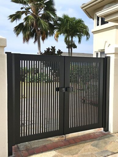 Modern Main Gate Designs, Pintu Interior, Home Gate Design, Gate Wall Design, Gate Designs Modern, Fence Gate Design, Grill Gate Design, House Main Gates Design, Modern Gate