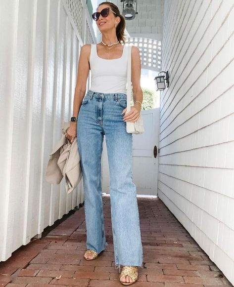 Wise Leg Jeans Outfit, Wife Leg Jeans Outfit, Wife Leg Jeans, Jeans Outfit, Jean Outfits, Wide Leg Jeans, Flare Jeans, Leg Jeans, Mom Jeans