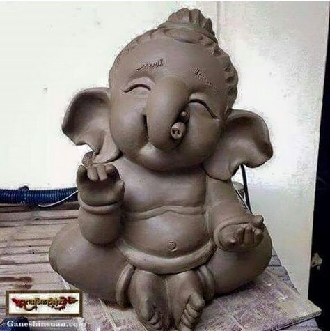 Krishna Ganpati Murti Decoration, Cute Ganesha Idol, Cute Ganpati Idol, Cute Ganesh Murti, Baby Ganpati Murti, Ganesh Idol Clay Unique, Ganpati Bappa Idol Making, Ganpati Bappa Clay Art, Ganesha Idol Painting