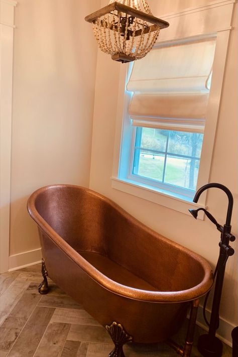 Copper Bathtubs Rustic Bathrooms, Copper Clawfoot Tub, Cooper Bathtub, Colored Clawfoot Tub, Copper Bathroom Ideas, Witchy Camping, Copper Tub Bathroom, Bronze Bathtub, Rustic Bathtub