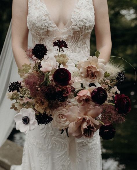 Moody Fall Bouquet, Plum Wedding Decorations, Moody Wedding Flowers, Winter Bridal Bouquets, Reception Florals, Dark Wedding Theme, Neutral Wedding Flowers, Purple Bridal Bouquet, Bouquet Photo