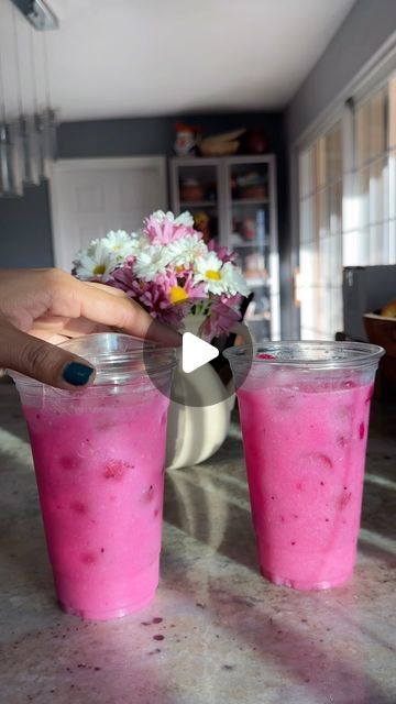 Coconut Milk Drinks, Dragonfruit Dragon, Fresca Recipes, Dragon Fruit Drink, Dragon Drink, 2024 Dragon, Agua Fresca Recipe, Fruit Juice Recipes, Drink At Home