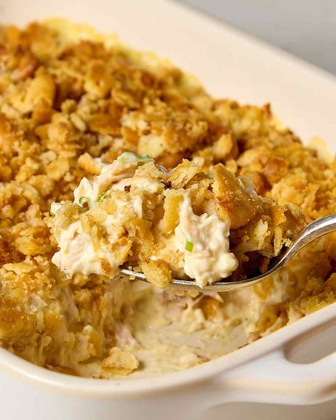 A spoonful of million dollar chicken casserole scooped out Side Dish Casseroles, Hot Dish Recipes, Million Dollar Chicken Casserole, Casserole Meal, Sweet Breakfast Casserole, Best Casserole Recipes, Best Casserole, Slower Cooker, Million Dollar Chicken