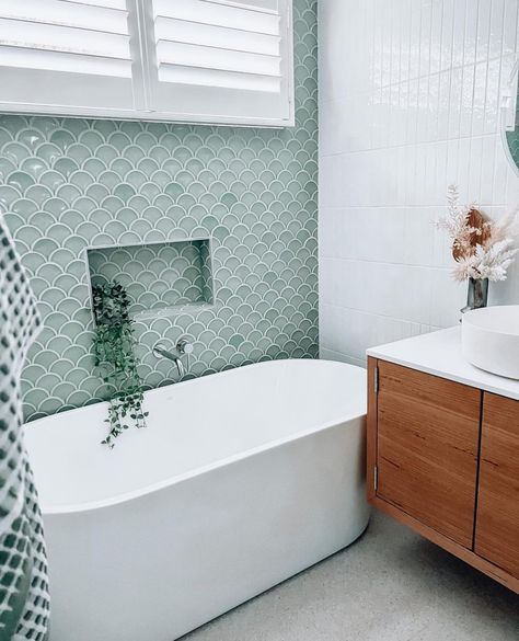 Green Fish Scale Tiles, Small Ensuit, Ensuite Bathroom Decor, Ensuite Bathroom Layout, Ensuit Bathroom, Fish Scale Tile Bathroom, Ensuite Bathroom Ideas, Fish Scale Tiles, Ensuite Bathroom Designs