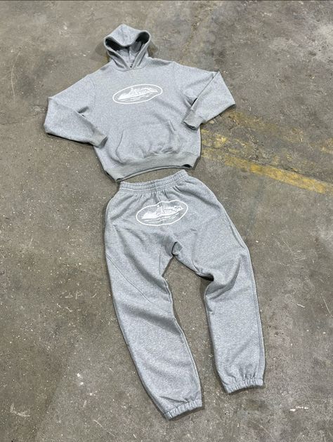 Crtz Rtw, Grey Tracksuit, Drippy Outfit, Hijabi Fits, Brand Ideas, Street Fashion Men Streetwear, Streetwear Aesthetic, Lazy Day Outfits, Cool Outfits For Men