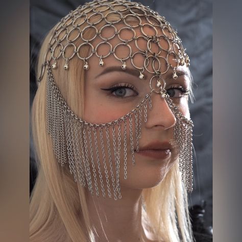 Never Used. Diy Head Chain, Chainmaille Headpiece, Head Gear Ideas, Chainmail Headpiece, Silver Headdress, Chainmail Coif, Headgear Fashion, Arcane Oc, Head Chains