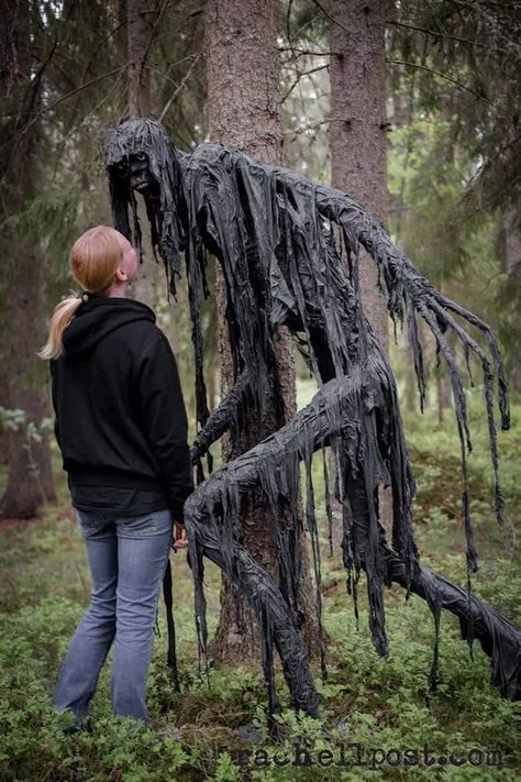 Picture of a scary outdoor Halloween decoration will frighten anyone who will see it in the yard or at the porch Halloween Outdoor Ideas, Diy Halloween House Decorations, Scary Halloween Yard, Diy Halloween Porch, Outdoor Window Decor, Halloween Yard Decorations Diy, Scary Halloween Decorations Outdoor, Scary Halloween Decorations Diy, Creepy Carnival